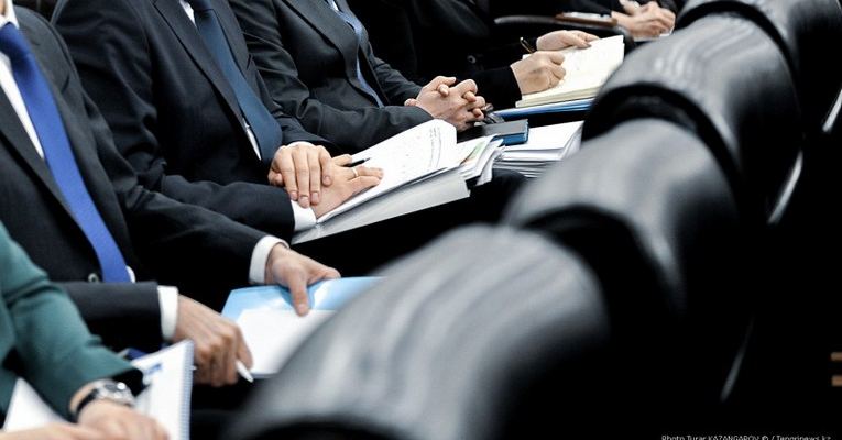 Кто будет работать в дни после праздников, объяснил пресс-секретарь Токаева