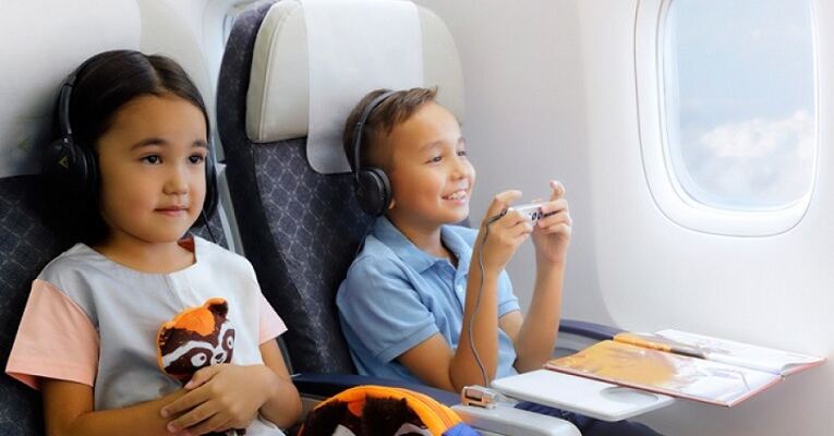 Дети до 14 лет смогут бесплатно летать на самолетах по Казахстану
